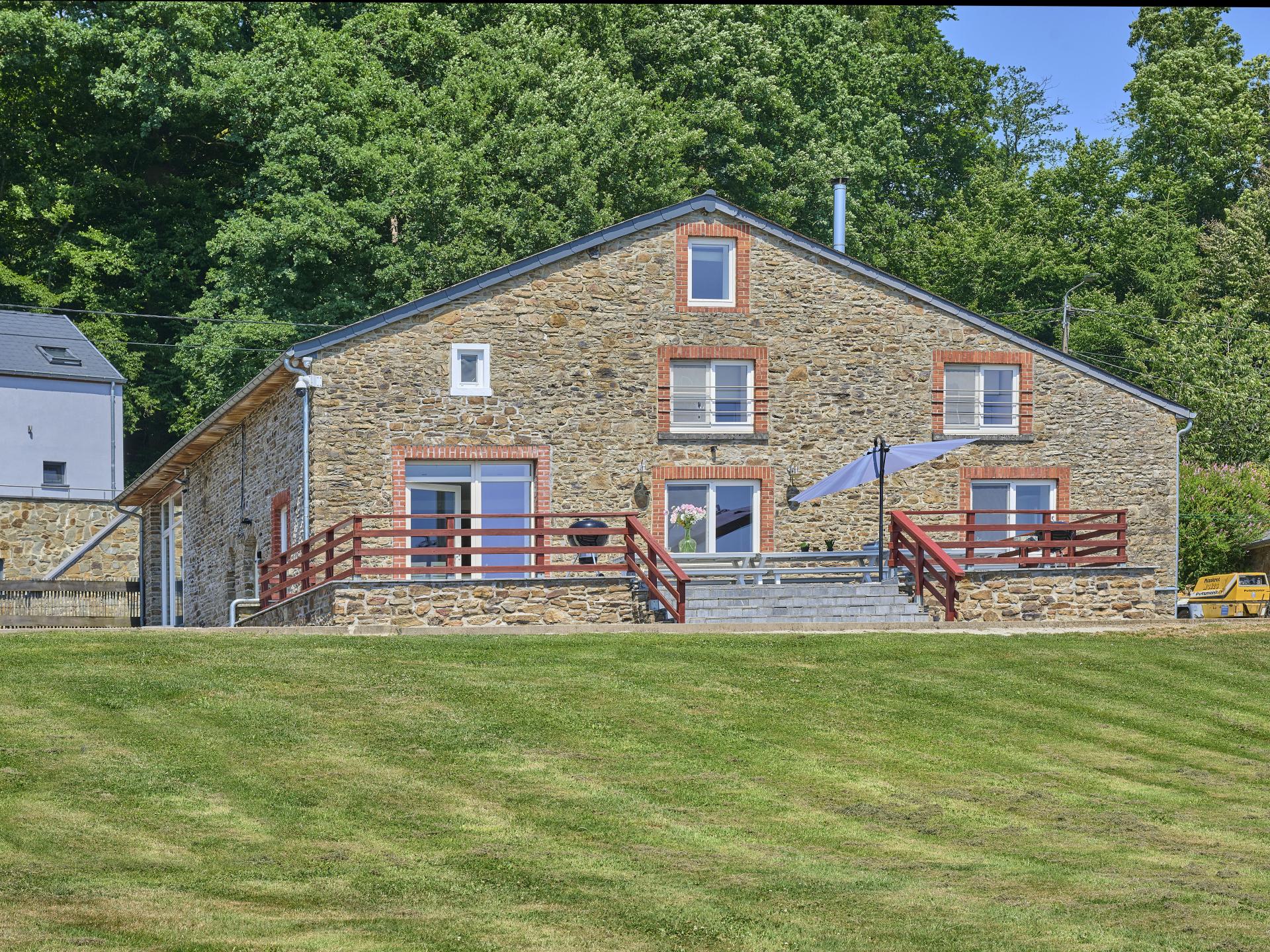 Prachtig luxe groepshuis met gigantische tuin