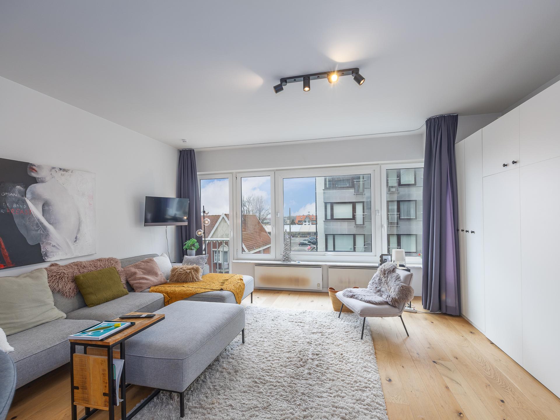 Moderne, gerenoveerde studio met zeezicht