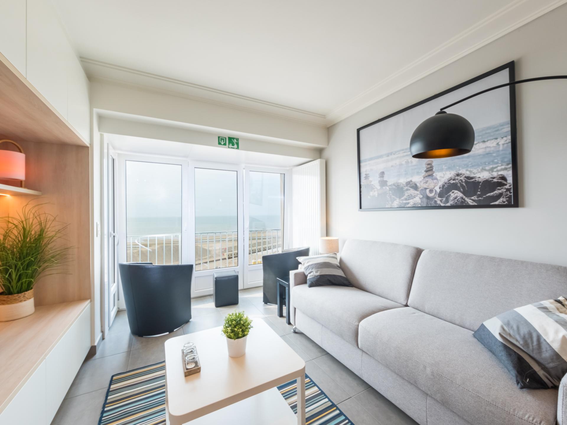 Studio op 3e verdieping met fenomenaal zeezicht