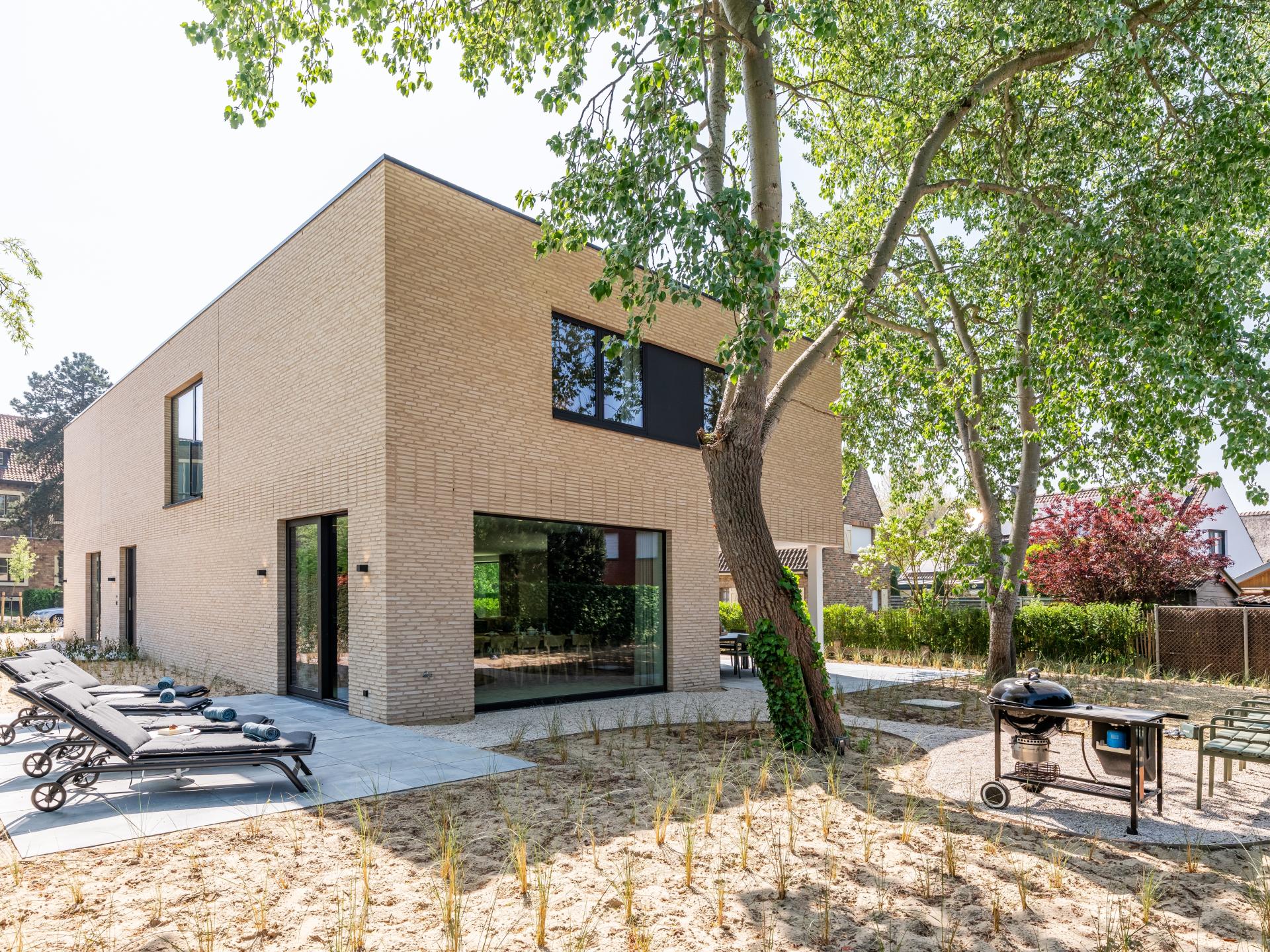 Luxe villa met rustige ligging nabij de zee