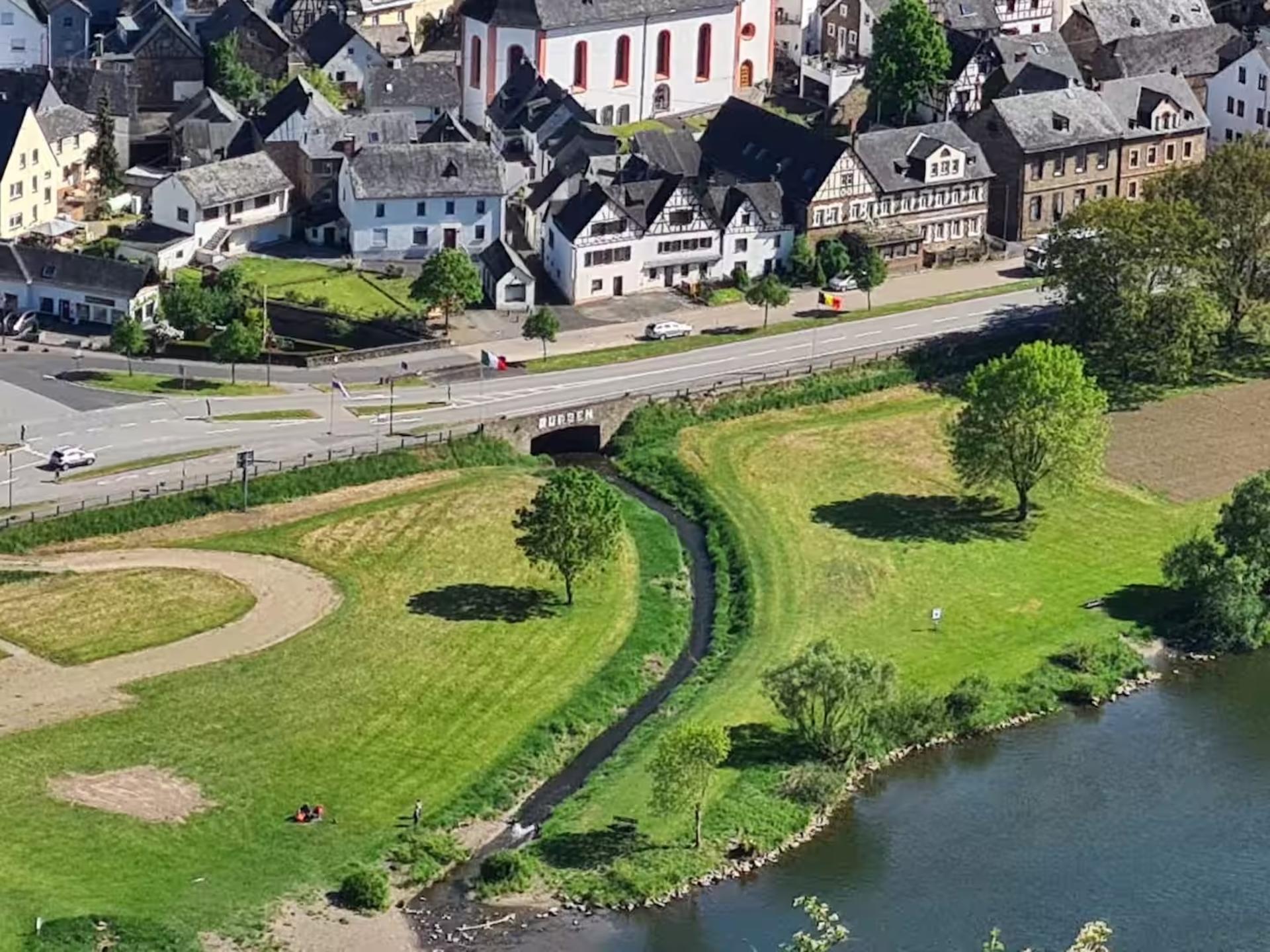 Ruim huis direct aan de moezel in leuk dorpje
