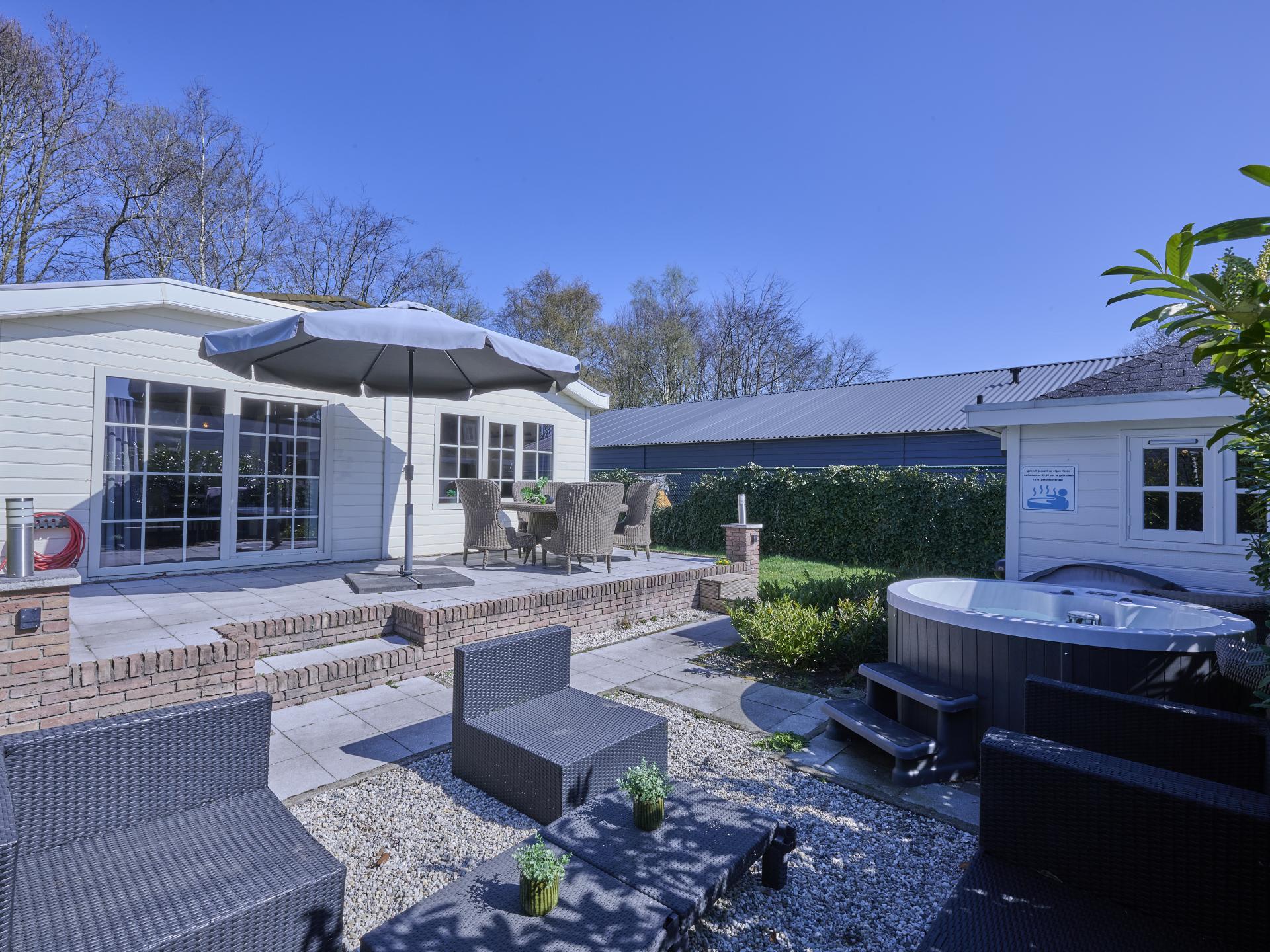 Fijne bungalow met tuin en Wellness